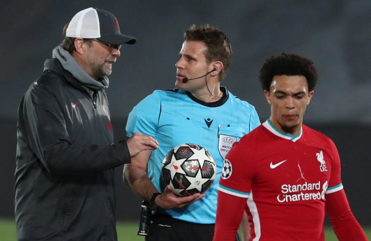 [NBA]攻防一体！维金斯反击快攻飞身暴扣