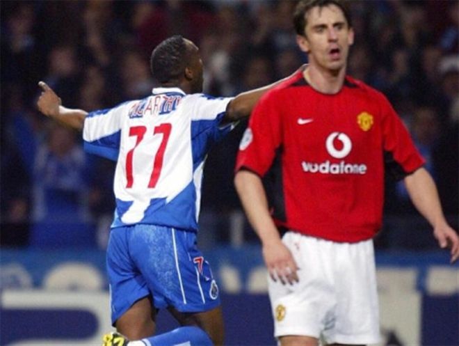 中依然扮演 中依然扮演