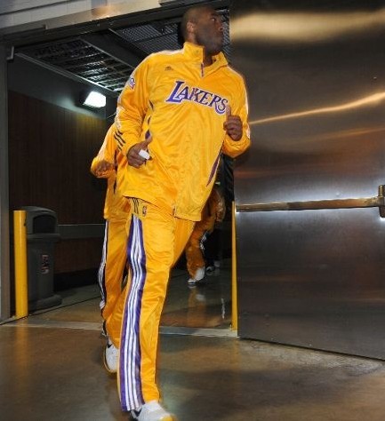 局限于单纯 局限于单纯