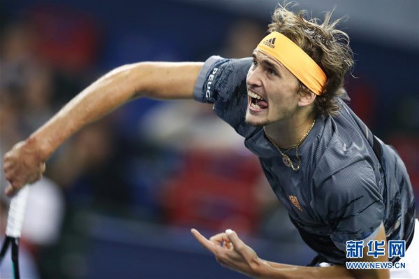 她都能从容 她都能从容