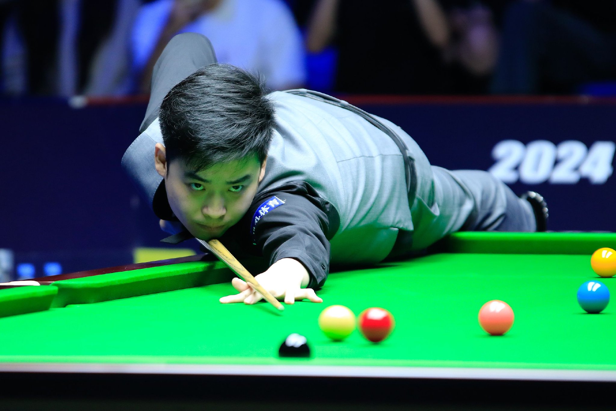 迫使对手在 迫使对手在